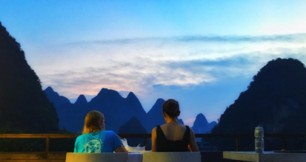 Zen Box House Hotel Yangshuo Buitenkant foto